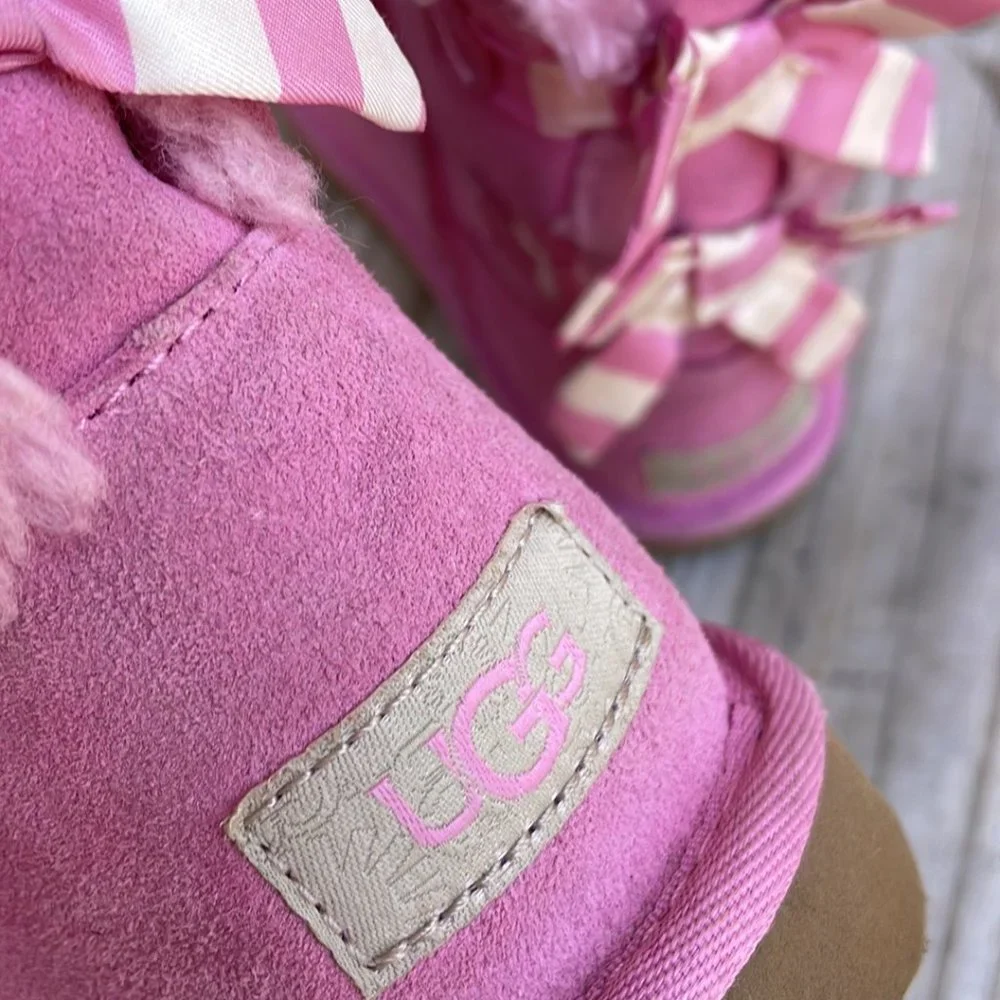 UGG Girls Bailey Bow II PInk Suede Sheepskin Boots Size 3